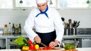 Offerta di Lavoro a Palinuro: Hotel Saline sul Mare Ricerca Aiuto Cuoco Generico per il Ristorante