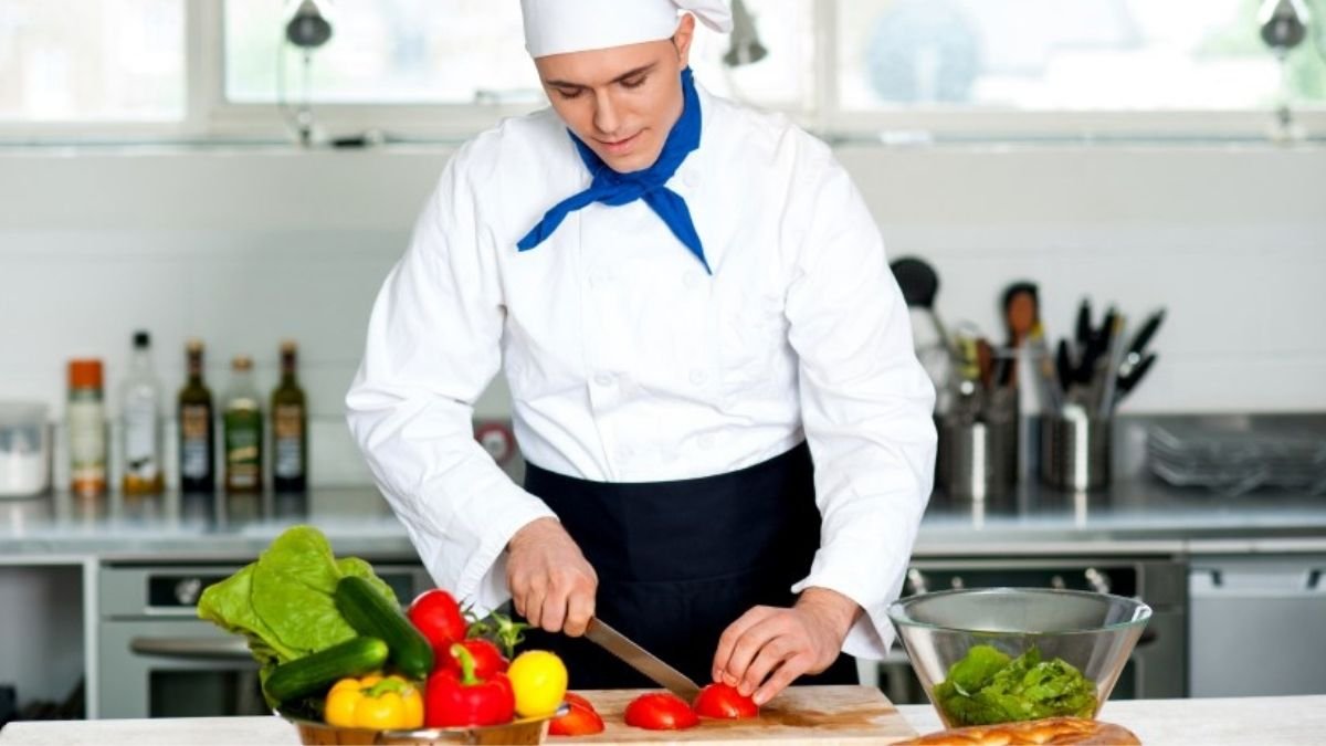 Offerta di lavoro aiuto cuoco generico Hotel Saline sul Mare Palinuro